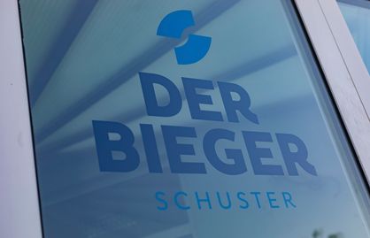 Online Anfrage bei SCHUSTER - DER BIEGER - Rohre, Profile & Baugruppen biegen, lasern oder schweißen