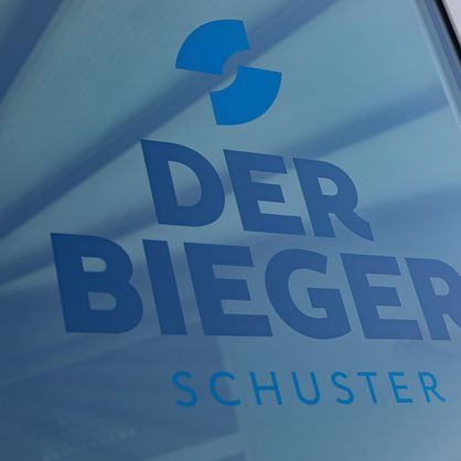Online Anfrage bei SCHUSTER - DER BIEGER - Rohre, Profile & Baugruppen biegen, lasern oder schweißen