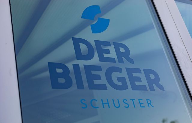 Online Anfrage bei SCHUSTER - DER BIEGER - Rohre, Profile & Baugruppen biegen, lasern oder schweißen